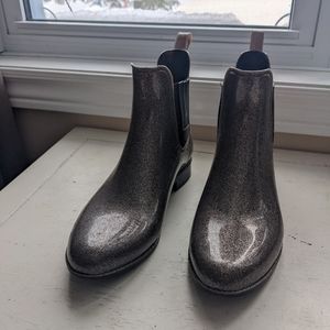 London Fog Chelsea rain boots